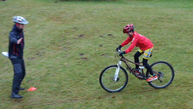 Luke übt das Bremsen