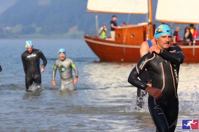 da treiben sie an Land die Triathleten... ...