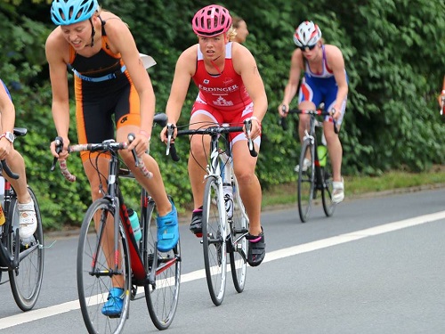 Astrid wie immer gut dabei auf dem Rad