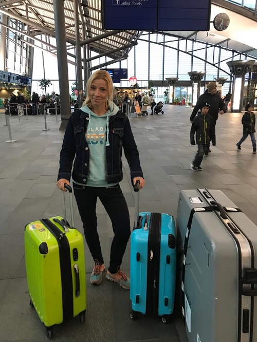 Manu mit dickem Gepäck