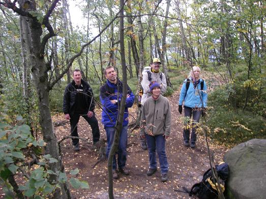 bewunderte und besorgte Blicke auf die Kletteraffen