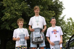 Die 3 lustigen 2 des TV auf dem Siegerpodest!