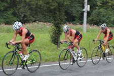 Die Mädels können auch Radeln ...