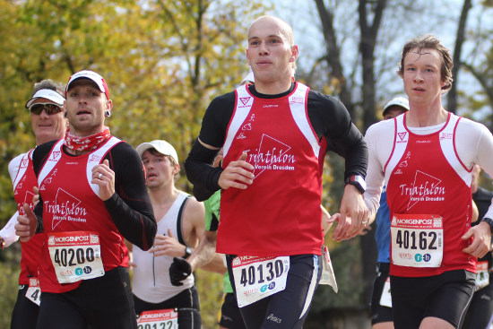 Beim letztjährigen DD-Marathon lief das Singlet 6* unter 3 Stunden!