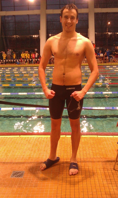 Rocky übt sich in der Siegerpose Rocky übt sich in der Siegerpose