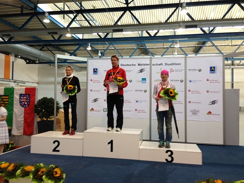 das TV Trio ganz oben - wer strahlt hier am glücklichsten?