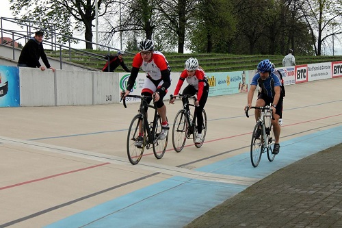 auf der Bahn gings immer im Kreise - bis man nicht mehr zählen kann