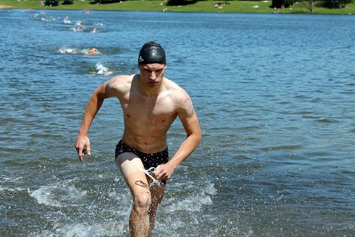 Marvin entspringt dem Wasser ..