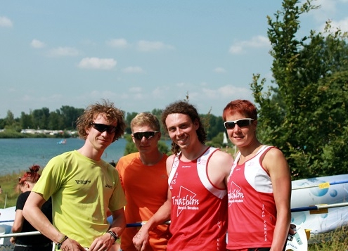 Martin, Marvin (Erzähler), Max und Katja vor dem Start des S+R