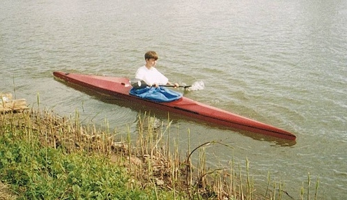 Susi fühlt sich schon früh im Kano wohl ...