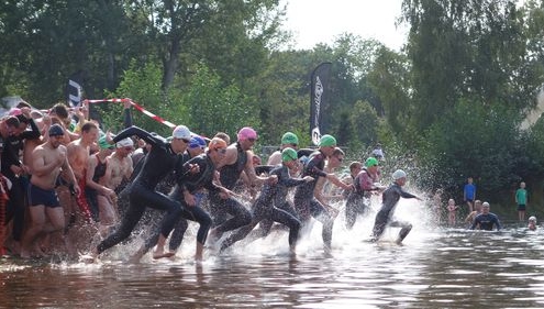 Martin ausnahmsweise mit der TV DD - Badekappe ganz vorn im Bild