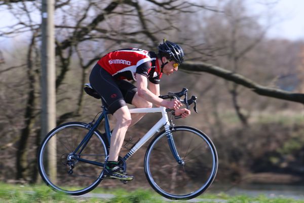Marco fährt auch ohne Zeitfahrbolide straff...