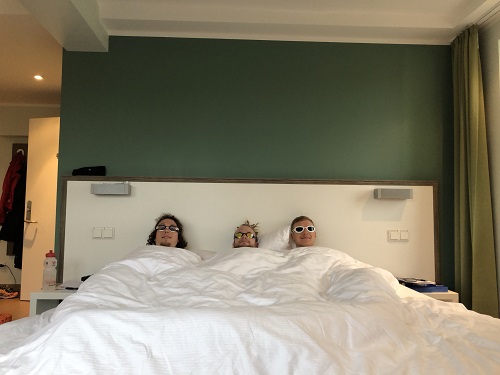 3 Männer, 1 Doppelbett ... läuft! ;-)