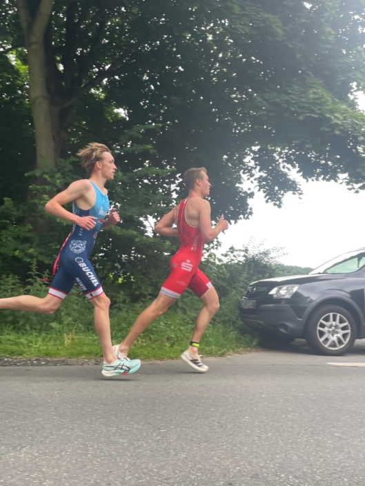 Simeon im Laufduell. Jeder Platz zählt.