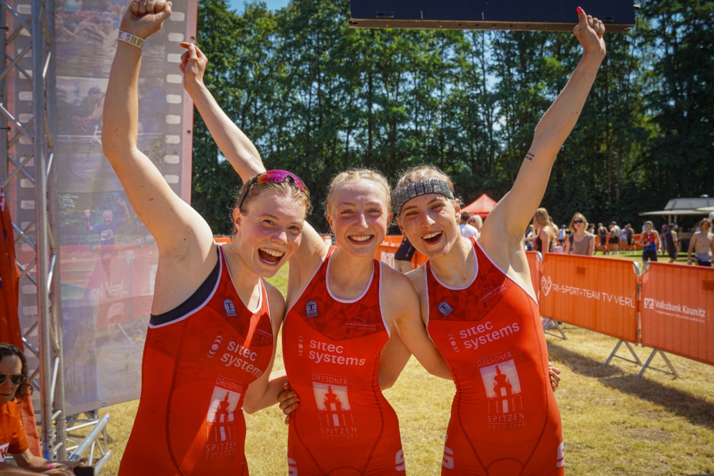 Sophie, Fabienne & Emily (v.l.)